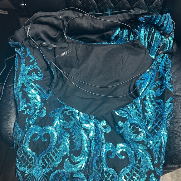 Elegant Teal Maxi Dress with Slit - Picture 10 of 10